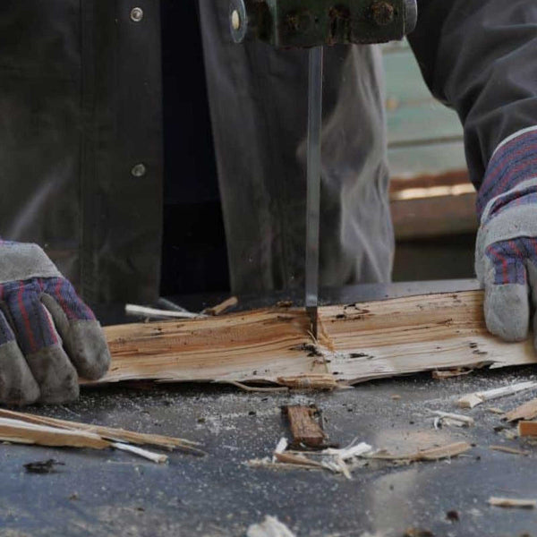 Sägen von Brennholz