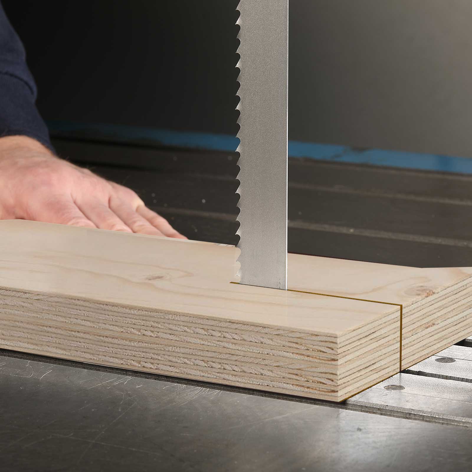 WIKUS Sägeband für Tischlereibandsägen in Aktion